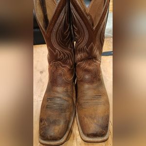 Ariat, men's size 12, brown, embroidered boots